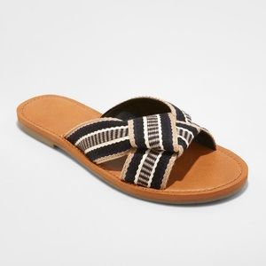Universal Thread Rylie Sandal